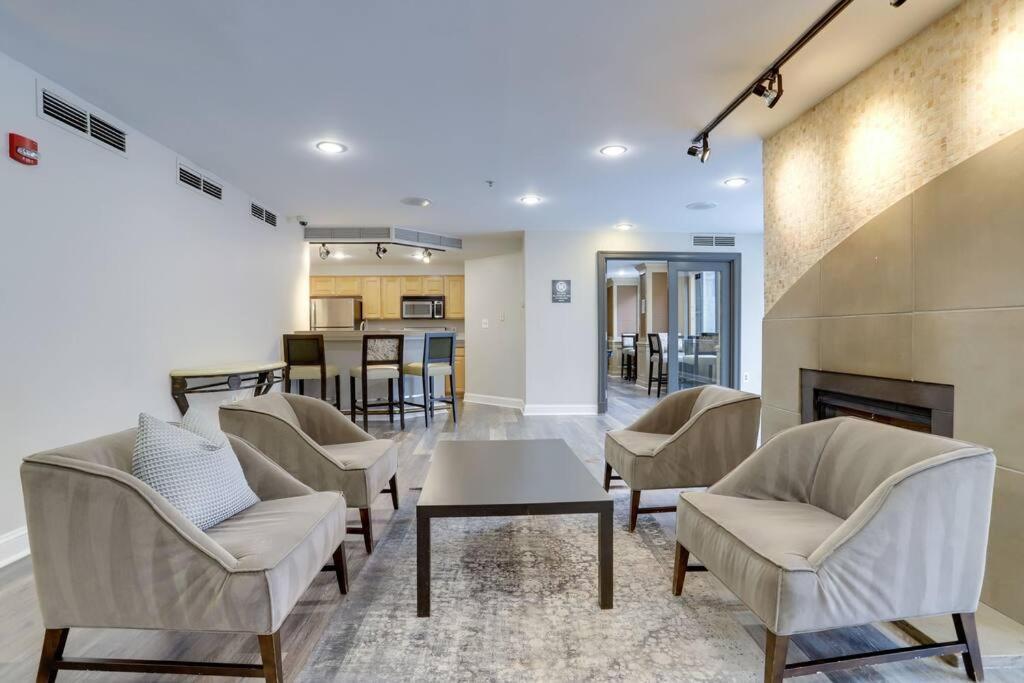 Sensational 1 Bedroom Condo At Ballston Place With Gym อาร์ลิงตัน ภายนอก รูปภาพ